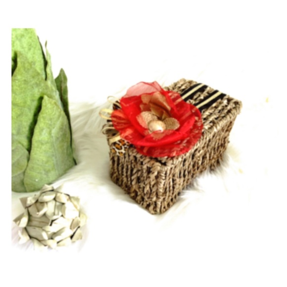 New Wicker Storage Box OOAK Handmade Red Flower - Picture 2 of 7